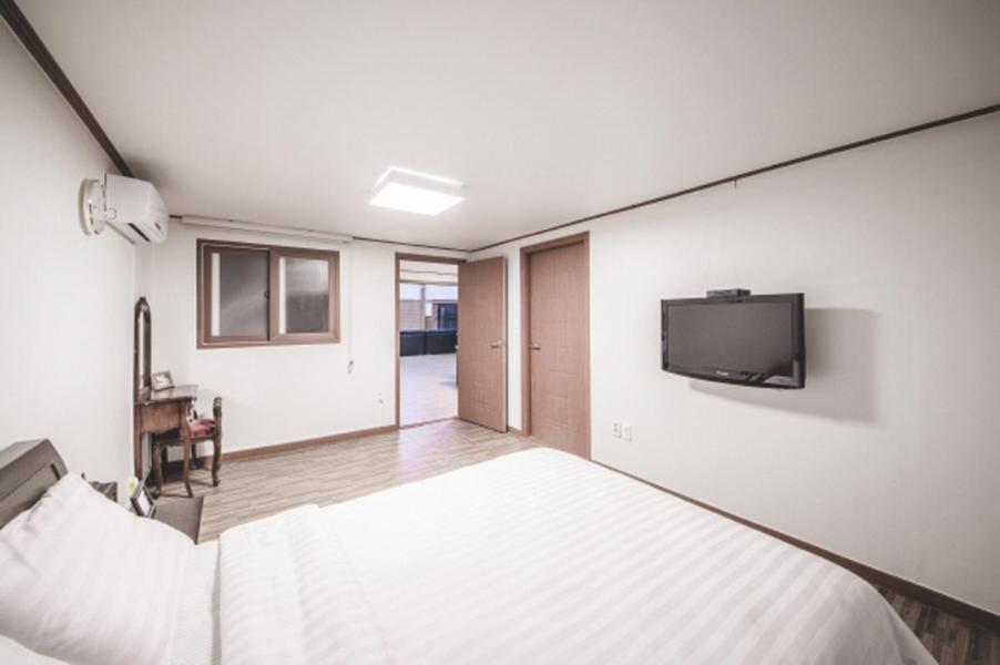 Sunyang Village Pension Jeju Exterior photo