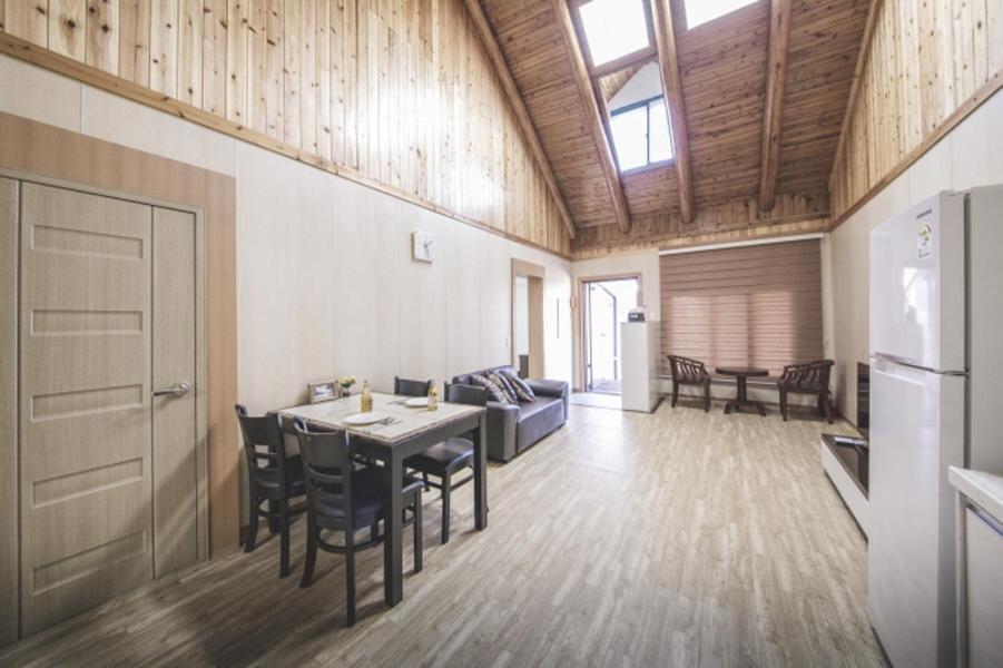 Sunyang Village Pension Jeju Exterior photo